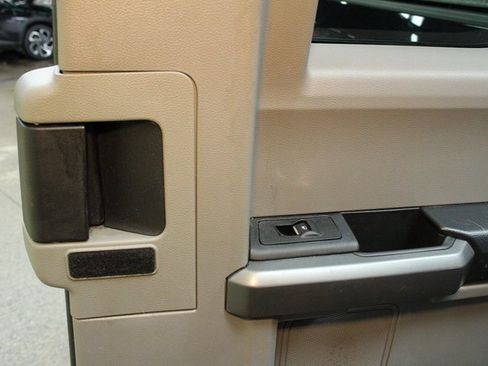 Used 2015 Ford F150 XLT image 12