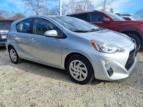 Used 2015 Toyota Prius C Two image 4