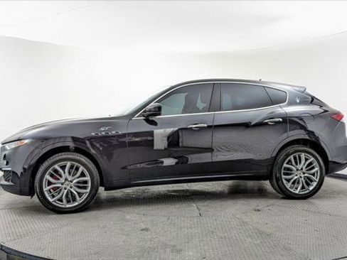 Used 2022 Maserati Levante GT image 3