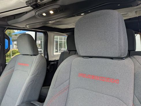 Used 2024 Jeep Wrangler Unlimited Rubicon AWD/4WD image 18