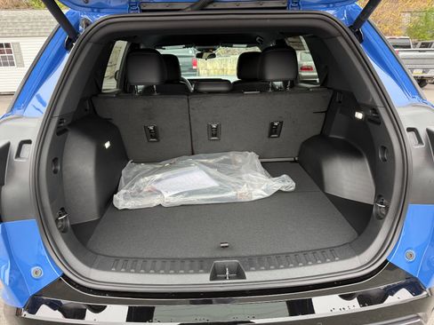 New 2026 GMC Terrain AT4 w/ LPO, Floor Liner Package AWD/4WD image 19