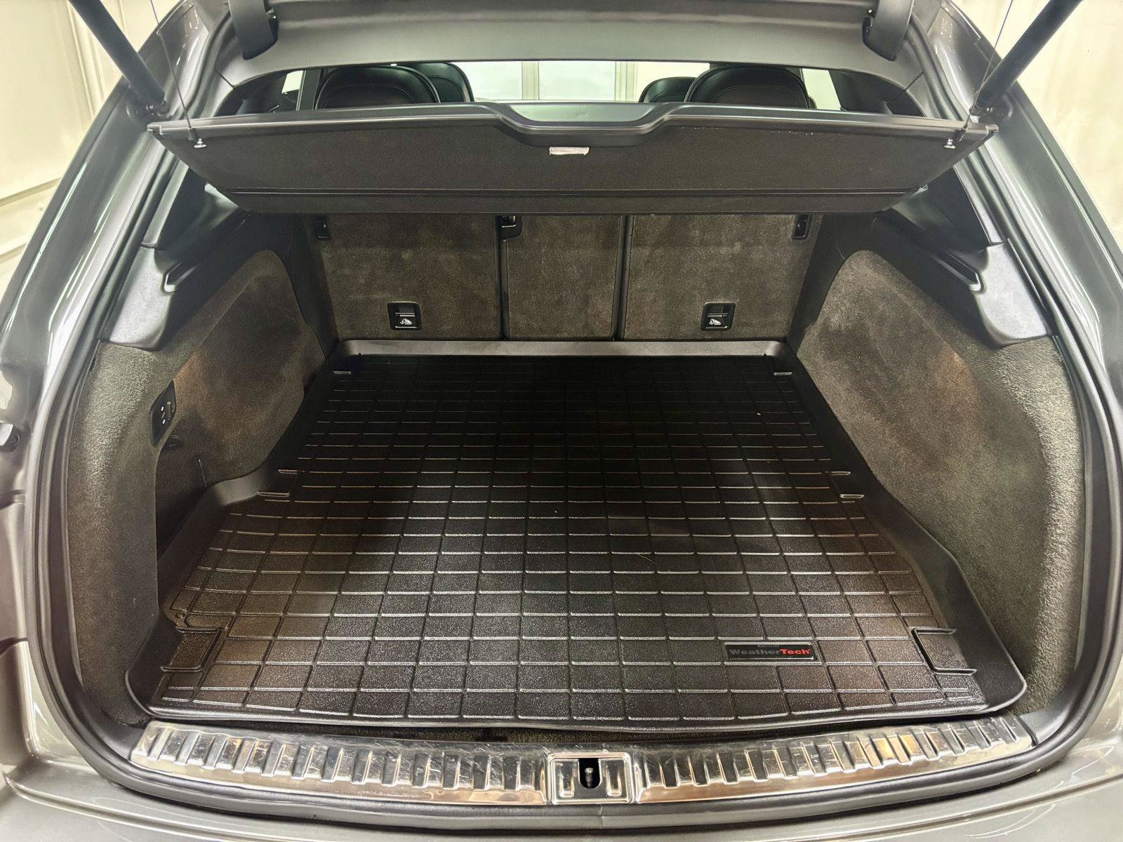 Used 2018 Bentley Bentayga AWD/4WD image 41