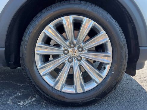 Used 2022 Ford Explorer King Ranch w/ Premium Technology Package RWD image 48