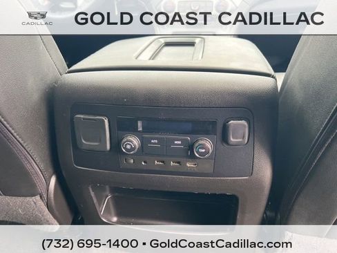 Used 2017 Chevrolet Suburban LT image 10