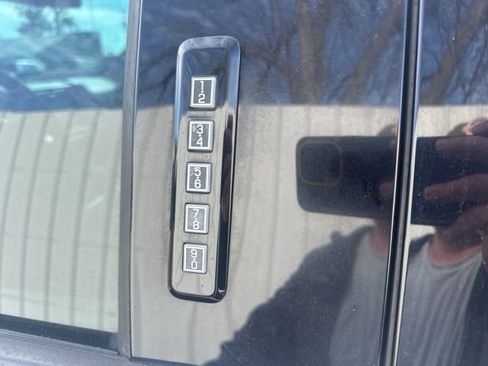 Used 2017 Ford F150 XLT w/ Equipment Group 302A Luxury image 10