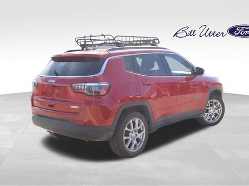 Used 2023 Jeep Compass Latitude image 5
