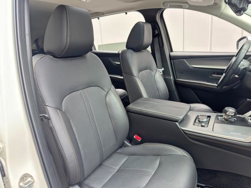 Used 2024 MAZDA CX-90 Plug-In Hybrid w/ Preferred AWD/4WD image 37