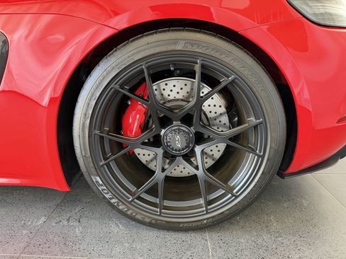 Used 2025 Porsche 718 Cayman GT4 RS image 11