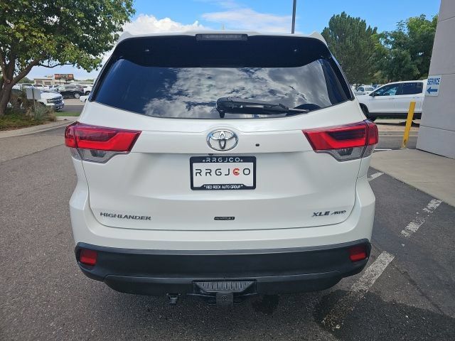 Used 2018 Toyota Highlander XLE AWD/4WD image 6