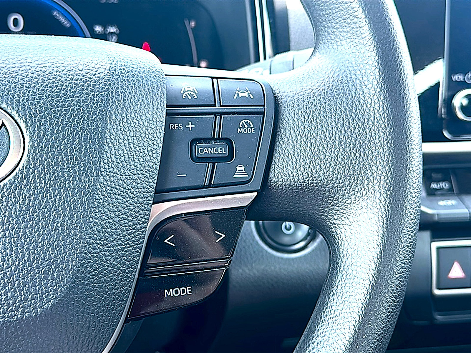Used 2025 Toyota Camry LE FWD image 27