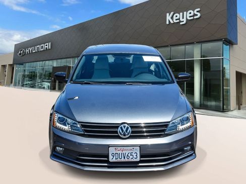 Used 2016 Volkswagen Jetta Sport w/ Lighting Package FWD image 2