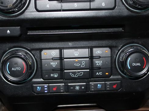 Used 2018 Ford F150 Lariat image 30