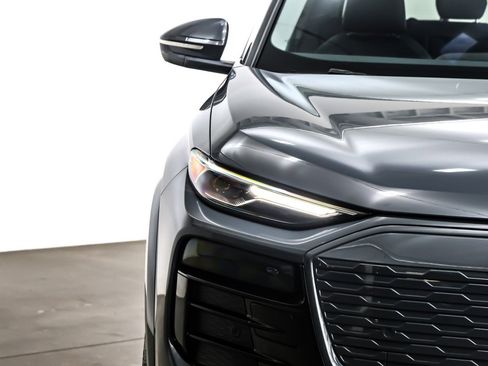 Used 2025 Audi Q6 e-tron Premium w/ Convenience Package image 14