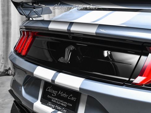 Used 2022 Ford Mustang Shelby GT500 w/ Carbon Fiber Track Pack image 38