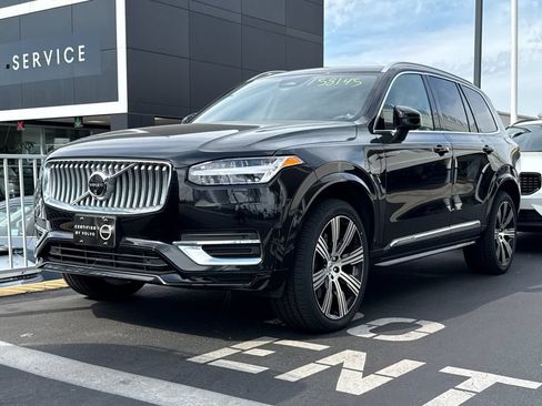 Certified 2024 Volvo XC90 T8 Plus AWD/4WD image 2