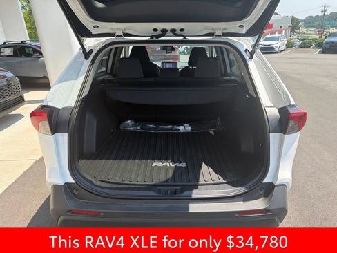 Used 2025 Toyota RAV4 XLE FWD image 14