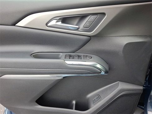 New 2026 Chevrolet Traverse LT image 9