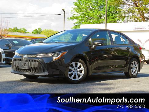 Used 2021 Toyota Corolla LE image 1