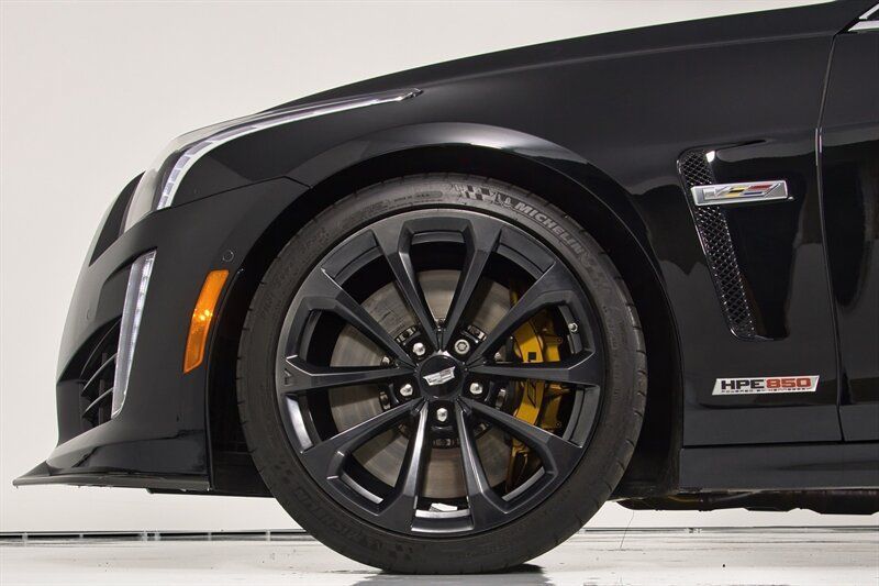 Used 2018 Cadillac CTS V w/ Carbon Fiber Package RWD image 8