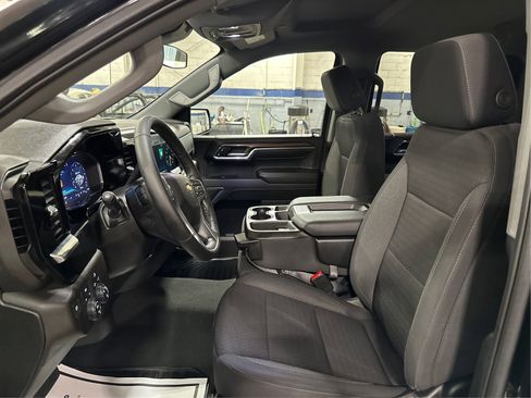 Used 2023 Chevrolet Silverado 1500 LT AWD/4WD image 9