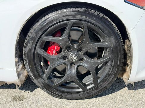 Used 2022 Alfa Romeo Giulia Ti image 12