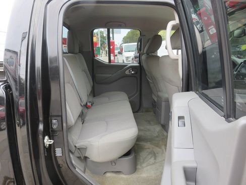 Used 2018 Nissan Frontier SV w/ Value Truck Package AWD/4WD image 21