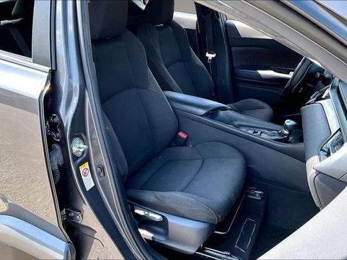 Used 2019 Toyota C-HR LE FWD image 24