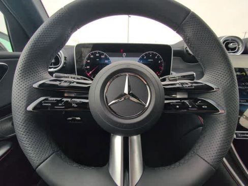 Used 2026 Mercedes-Benz GLC 300 image 21
