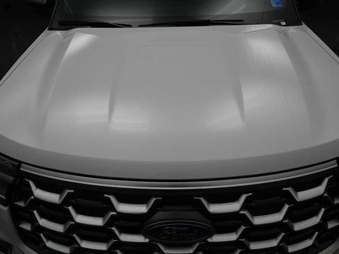 Certified 2026 Ford Explorer Platinum w/ LUX Leather Package AWD/4WD image 19