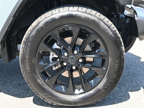 Used 2025 Jeep Wrangler Unlimited Sahara w/ Safety Group AWD/4WD image 13
