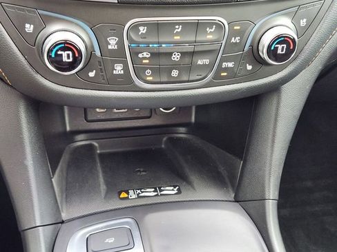 Used 2019 Chevrolet Equinox Premier image 19