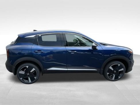 New 2026 Nissan Kicks SR w/ SR Premium Package AWD/4WD image 9