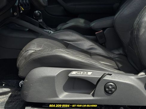 Used 2008 Volkswagen R32 AWD/4WD image 18