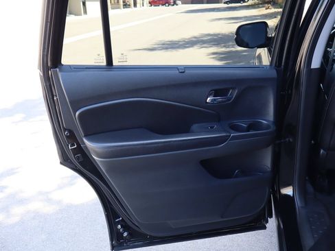Used 2016 Honda Pilot Touring image 26