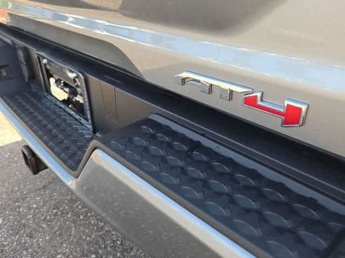 Used 2023 GMC Canyon AT4 AWD/4WD image 13