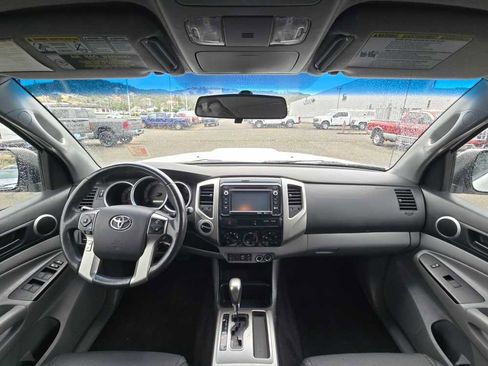 Used 2014 Toyota Tacoma 4x4 Double Cab w/ TRD Sport Package image 15