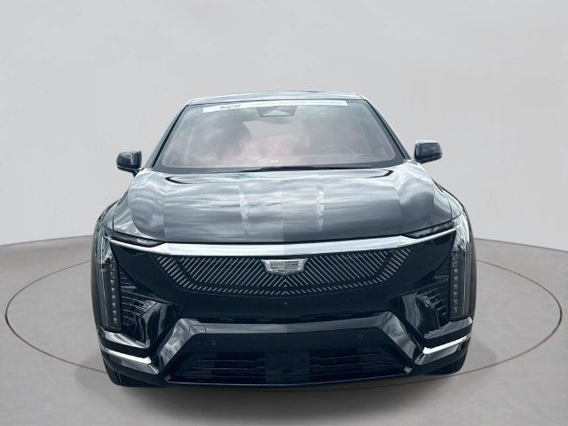 Certified 2025 Cadillac Optiq Luxury 2 w/ LPO, Floor Liner Package AWD/4WD image 2