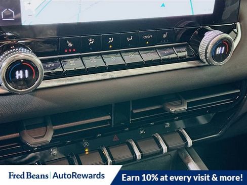 New 2025 GMC Canyon Elevation w/ Convenience Package image 12