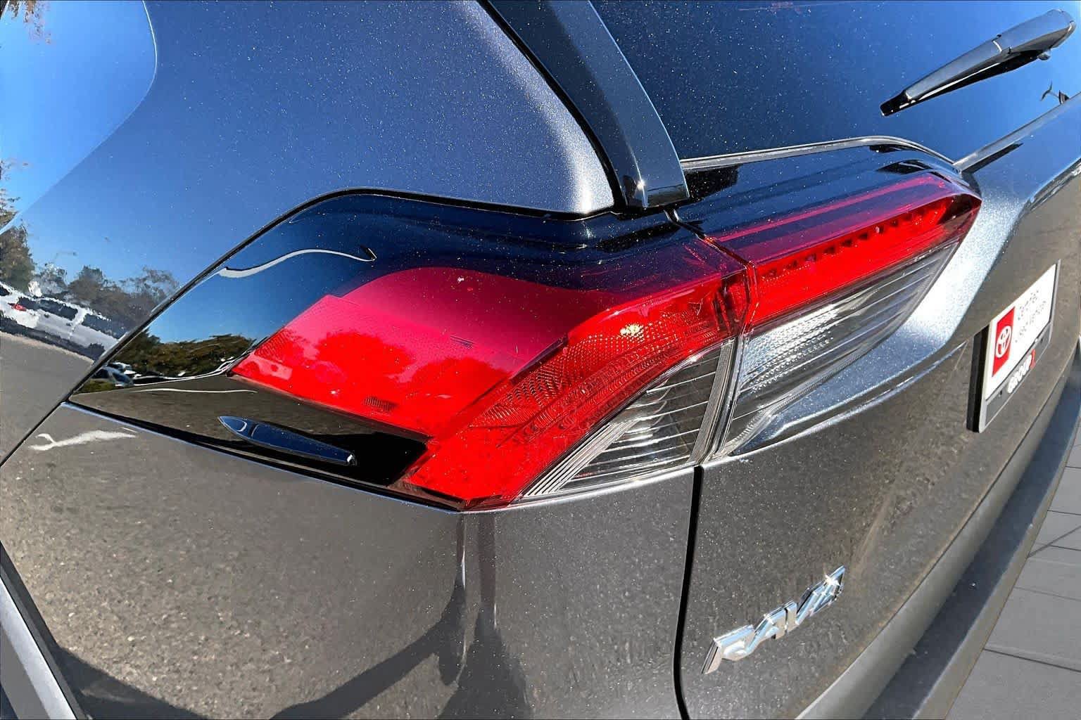 Certified 2024 Toyota RAV4 LE AWD/4WD image 28