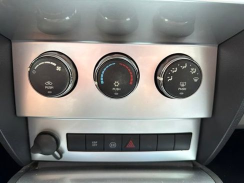 Used 2008 Dodge Nitro SLT AWD/4WD image 16