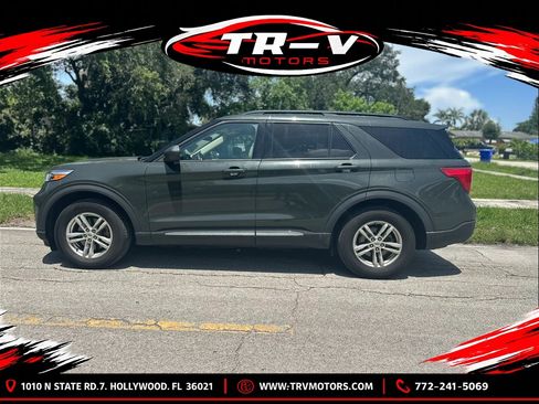 Used 2023 Ford Explorer XLT w/ Equipment Group 202A RWD image 8
