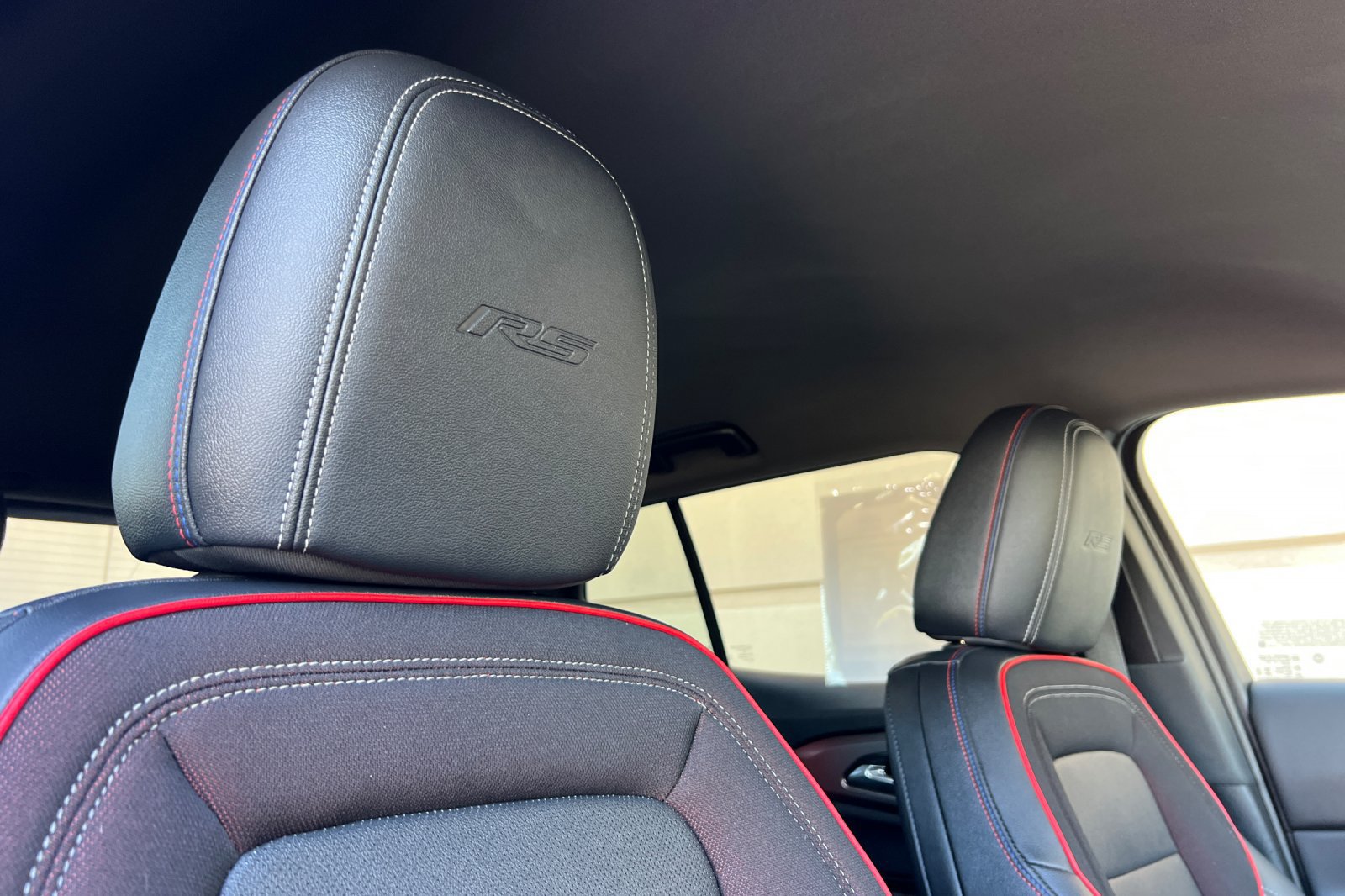 Used 2024 Chevrolet Equinox EV RS FWD image 25