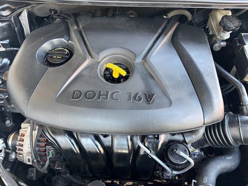 Used 2012 Hyundai Elantra GLS image 19