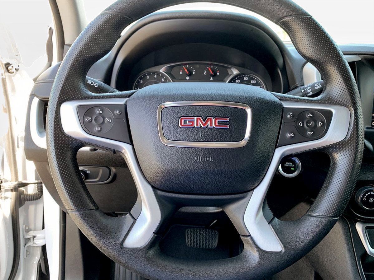 Used 2024 GMC Terrain SLE AWD/4WD image 16