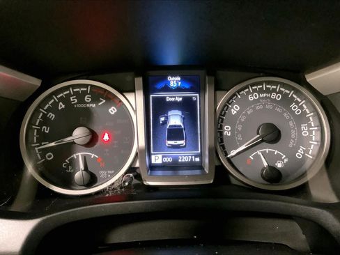 Used 2023 Toyota Tacoma SR5 AWD/4WD image 26
