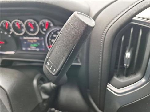 Used 2022 Chevrolet Silverado 1500 LT Trail Boss w/ Convenience Package II AWD/4WD image 11