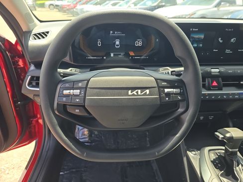 Certified 2025 Kia K4 FWD image 29