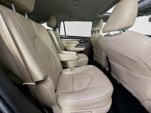 Used 2022 Toyota Highlander Limited FWD image 36