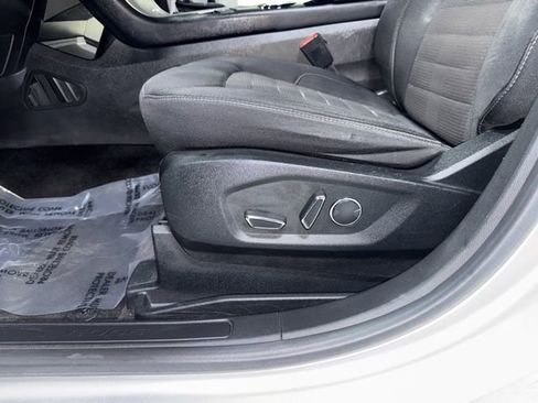 Used 2018 Ford Edge SEL image 4