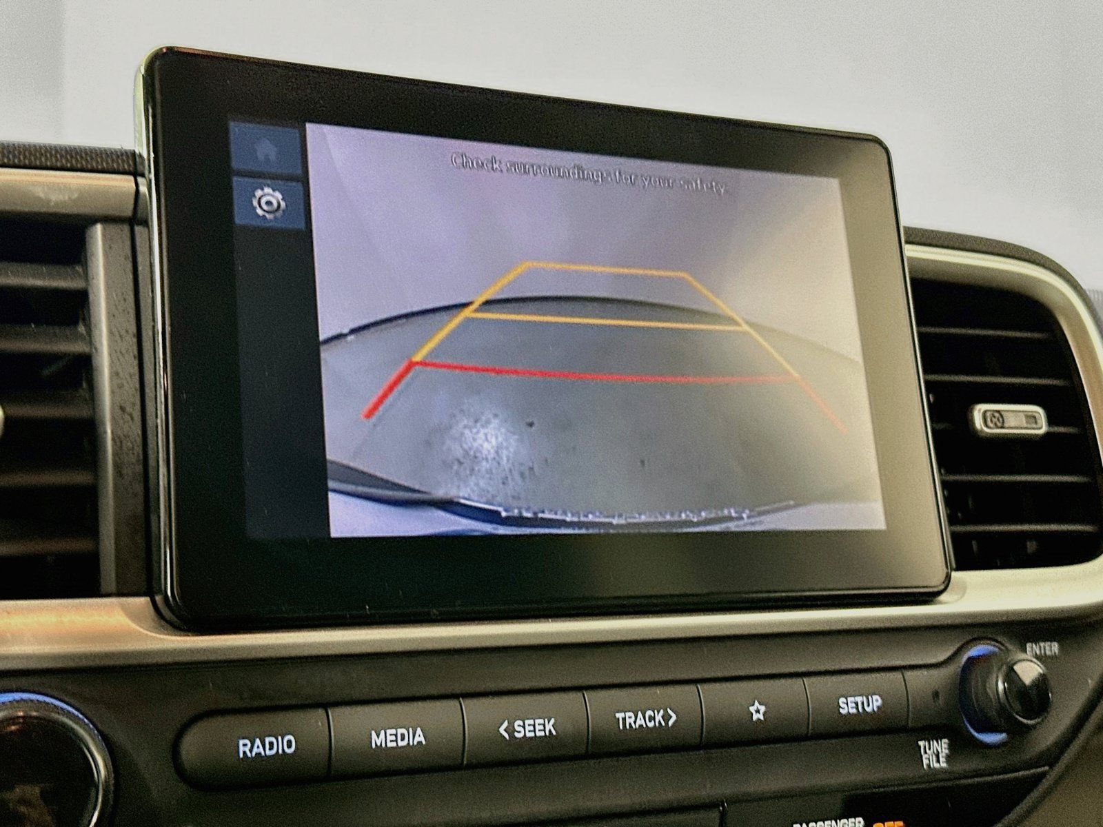 Used 2023 Hyundai Venue SEL FWD image 13